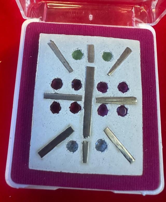 อิ๋นคู่มนต์เสน่ห์พลอดรัก ครูบาชัยชนะ สำนักสงฆ์พุทธอริยรังสี ปี 2556