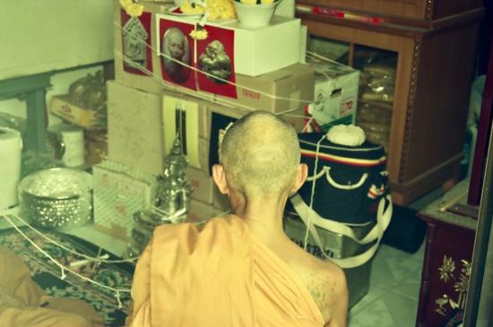 รูปพระขุนแผนผงพรายกุมารหลังแม่นางบัวคลี่ หลวงพ่อสาคร วัดหนองกรับ จ.ระยอง ปี 2543